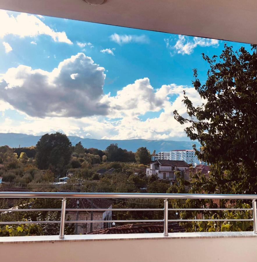 Vila Emante Tushemisht Dış mekan fotoğraf